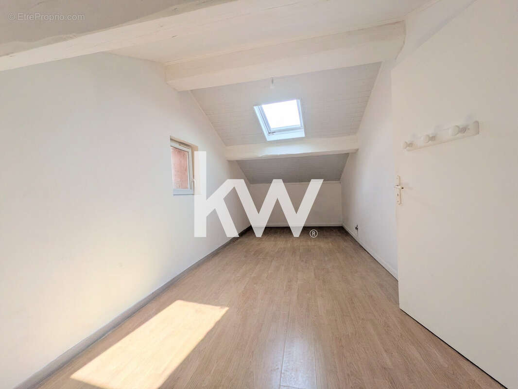 Appartement 327 m² à Saint-Chamond  - photo 7