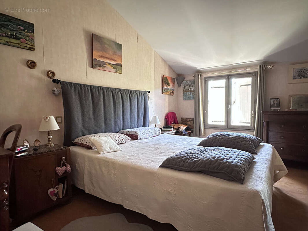 Maison familiale 148 m² - 4 chambres -Bureau -Garage 43 m² Terrain 1 039 m² ? Mouthiers-sur-Boëme - photo 7