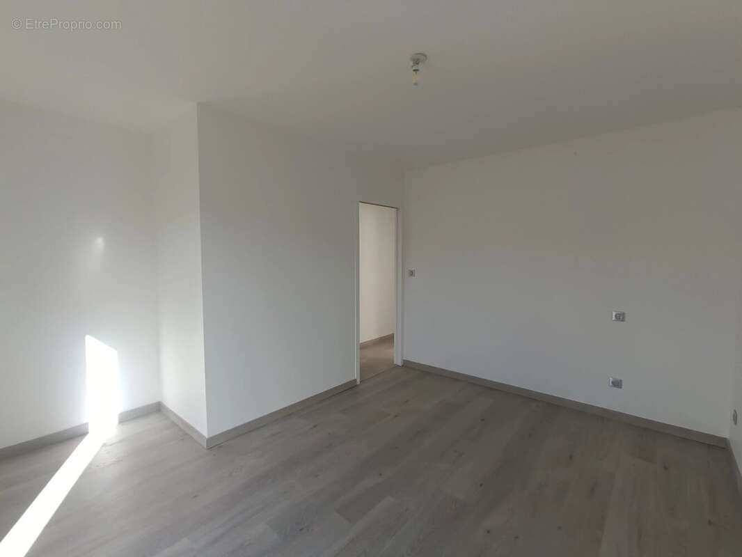 Maison à RUELLE-SUR-TOUVRE