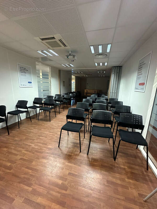 Commerce à SAINT-BENOIT