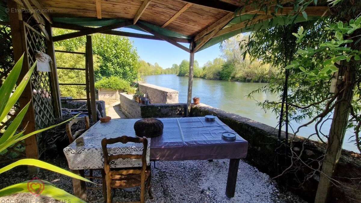 Maison à PRAT-BONREPAUX