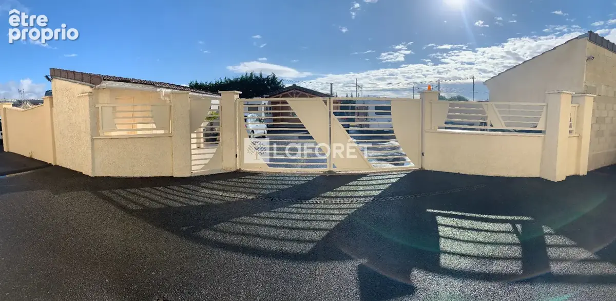 Vigneux-sur-seine ensemble foncier aménagé de 487 m² avec chalet et annexes - photo 1