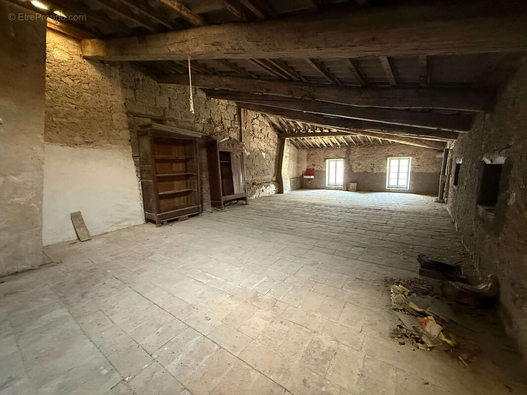 Maison à MONTAGNAC