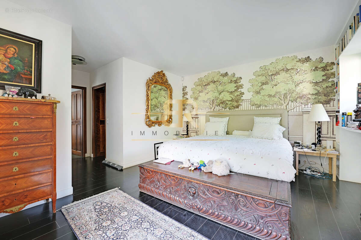 Maison à NEUILLY-SUR-SEINE