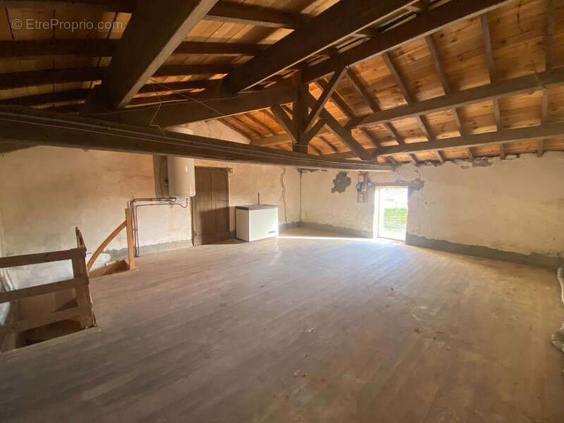La chapelle achard 85150 avec vue imprenable adorable fermette 3 chambres a rafraichir avec grange - photo 15