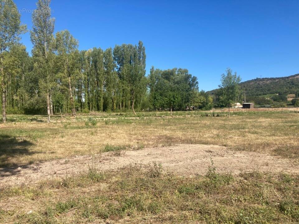 Terrain à VALLON-PONT-D'ARC