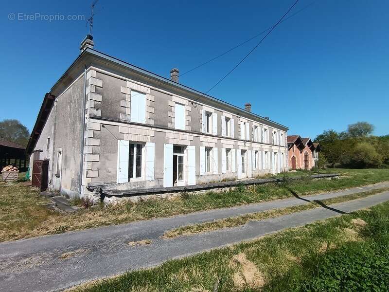 Maison à vendre 7 pièces CAMPUGNAN (33) - photo 2