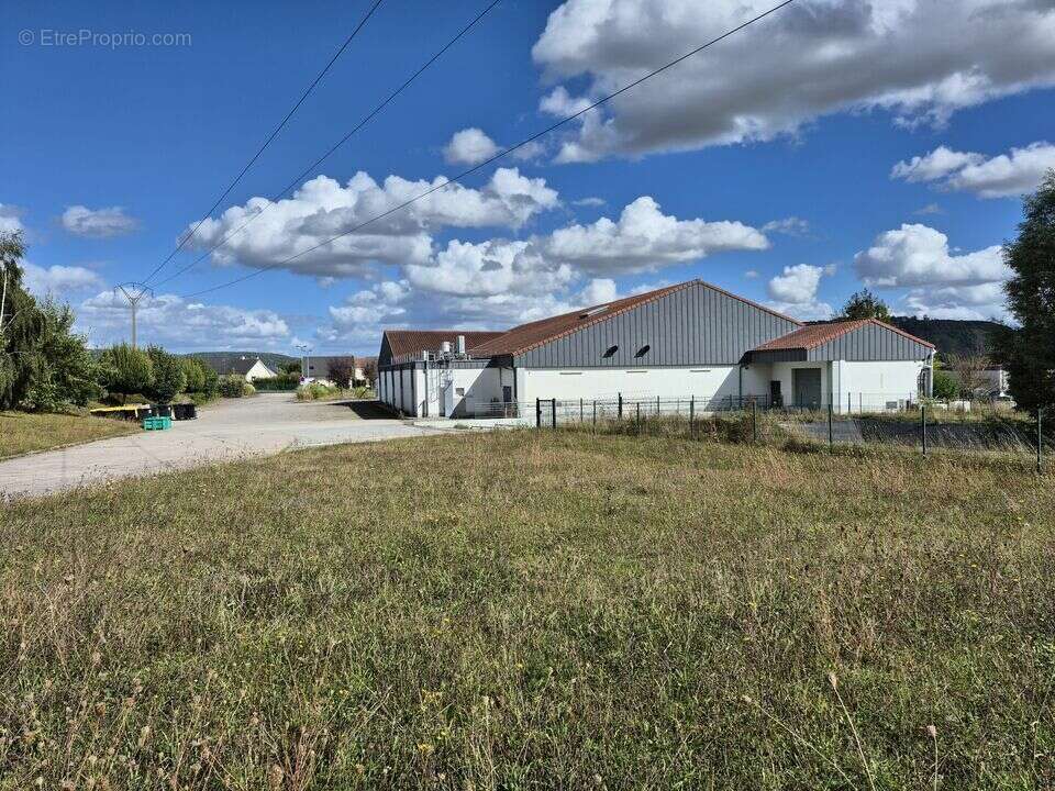 1050 m² à Pitres  - photo 2