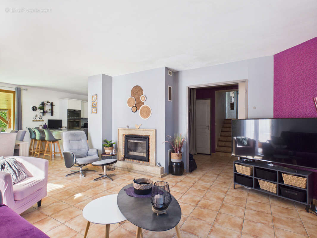 Maison à SAINT-GERMAIN-LEMBRON