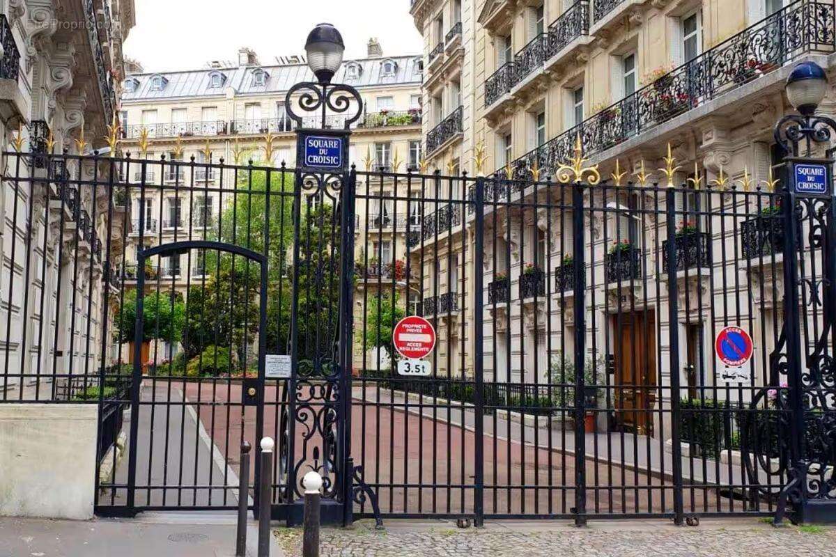 Appartement à PARIS-15E
