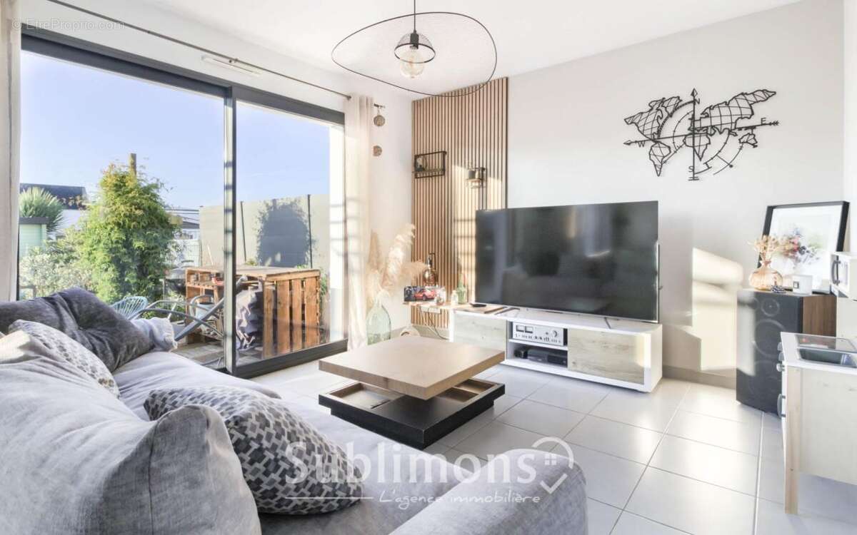 Maison à LA TRINITE-SURZUR