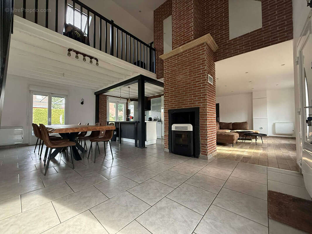 Maison à BRUAY-LA-BUISSIERE