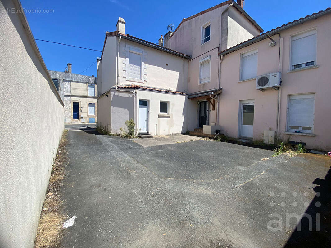 Immeuble Niort 9 pièces - 148 m2 - photo 13