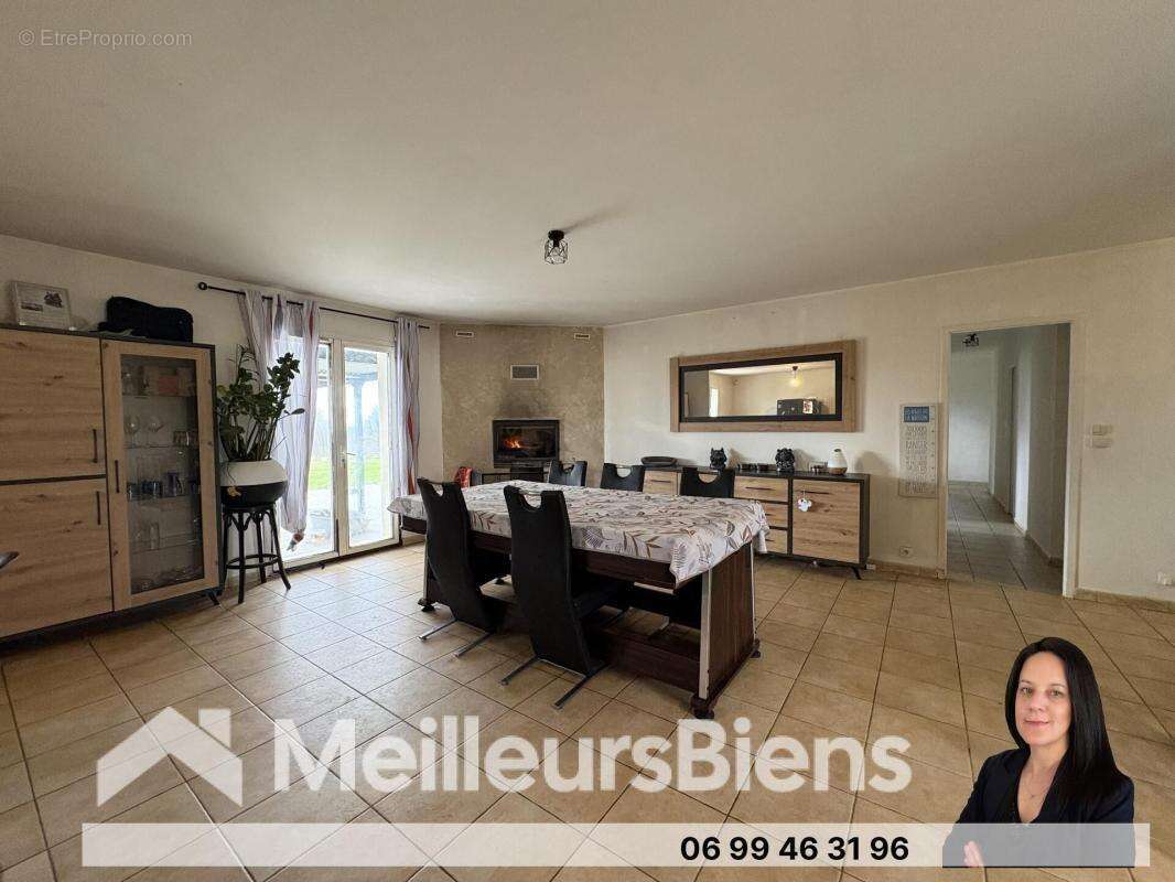 Maison à MONTLIEU-LA-GARDE