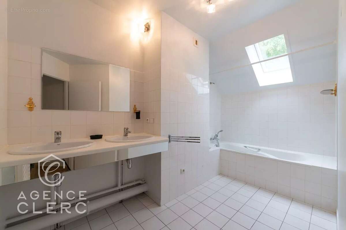 Appartement à VEYRIER-DU-LAC