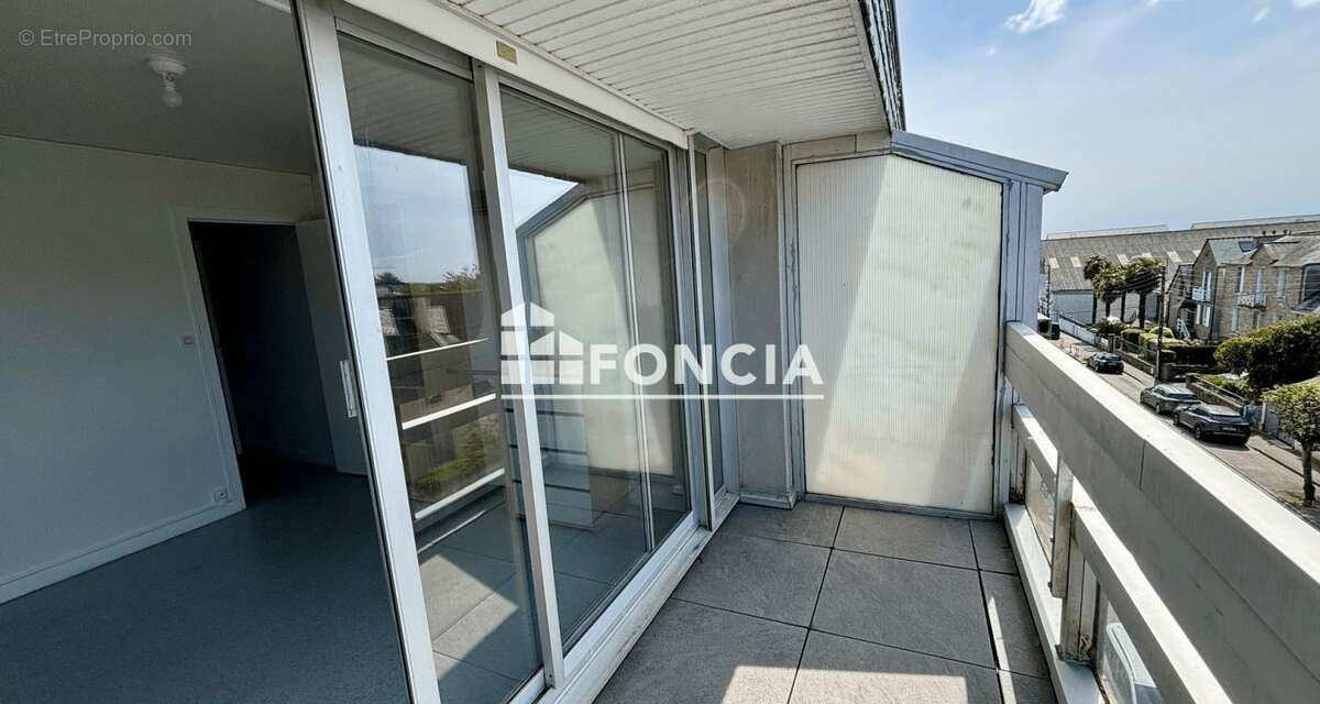 Appartement T2 avec terrasse, cave et parking – Kerfeunteun - photo 7