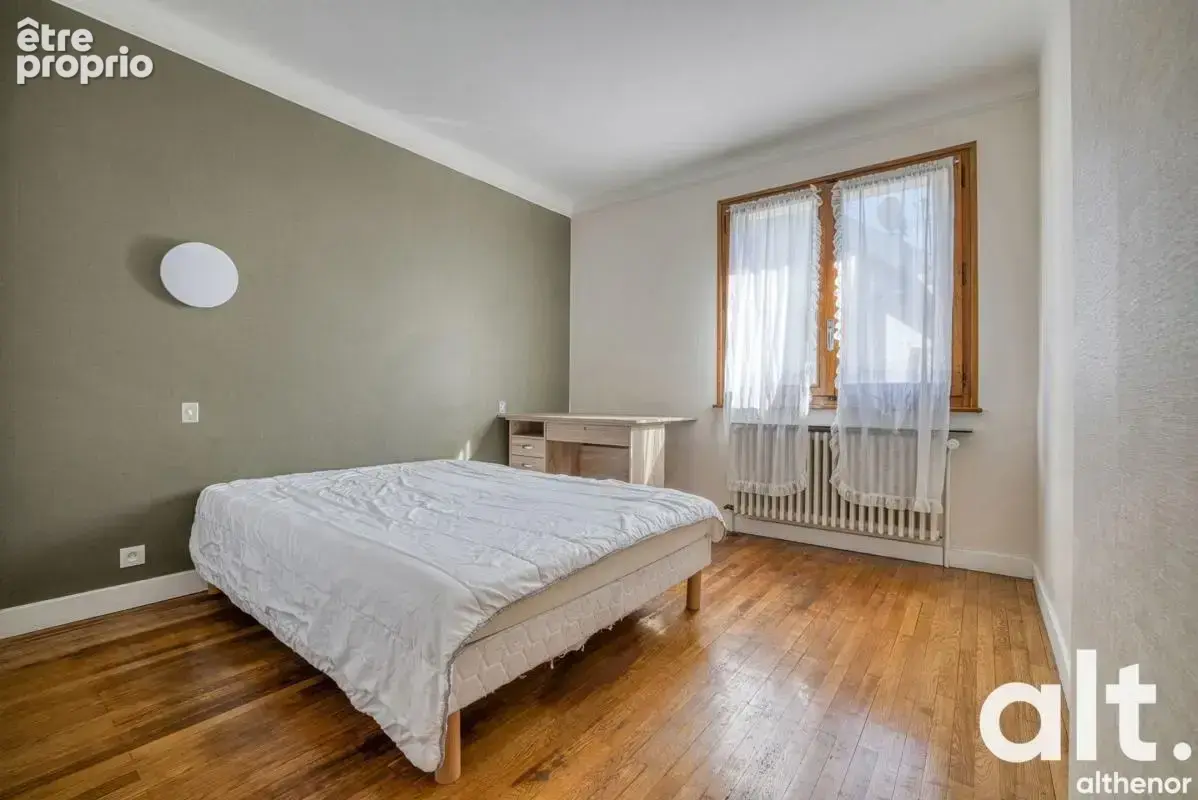 Maison à Annecy centre – 5 chambres - photo 9