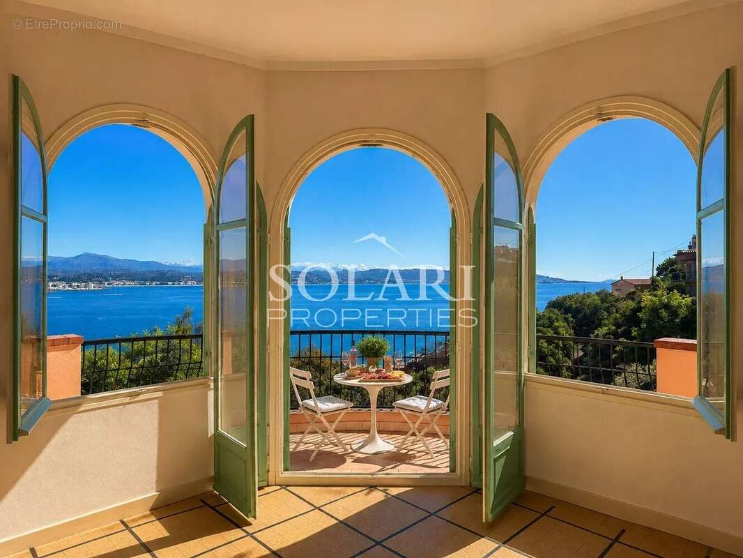Villa au coeur du village de Théoule avec vue mer panoramique - photo 2