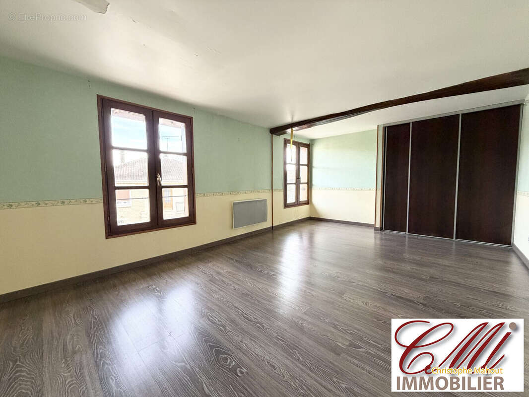 Maison à SAINT-REMY-EN-BOUZEMONT-SAINT-GENEST-ET-ISSON