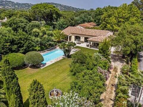 Maison 315 m² à Grimaud  - photo 2