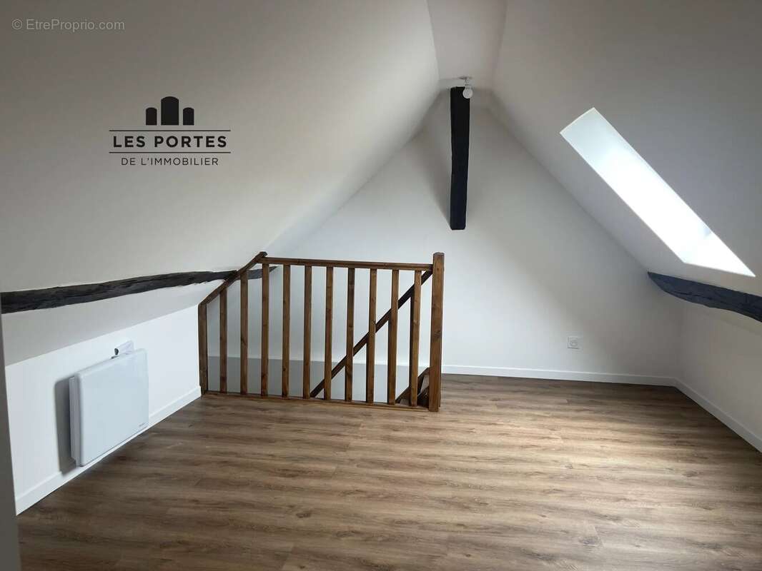 Maison à D&#039;HUISON-LONGUEVILLE