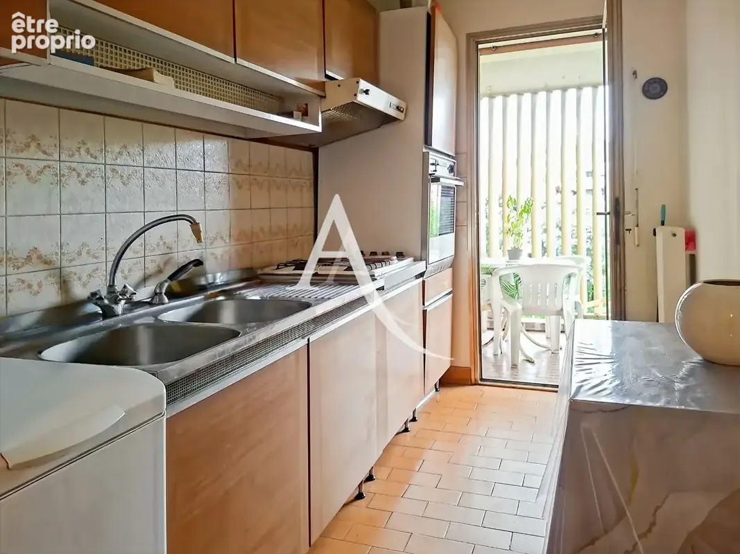 Appartement Cannes 2 pièces 42 m² - Banane - Proche plages Croisette - Vue dégagée collines. - photo 8