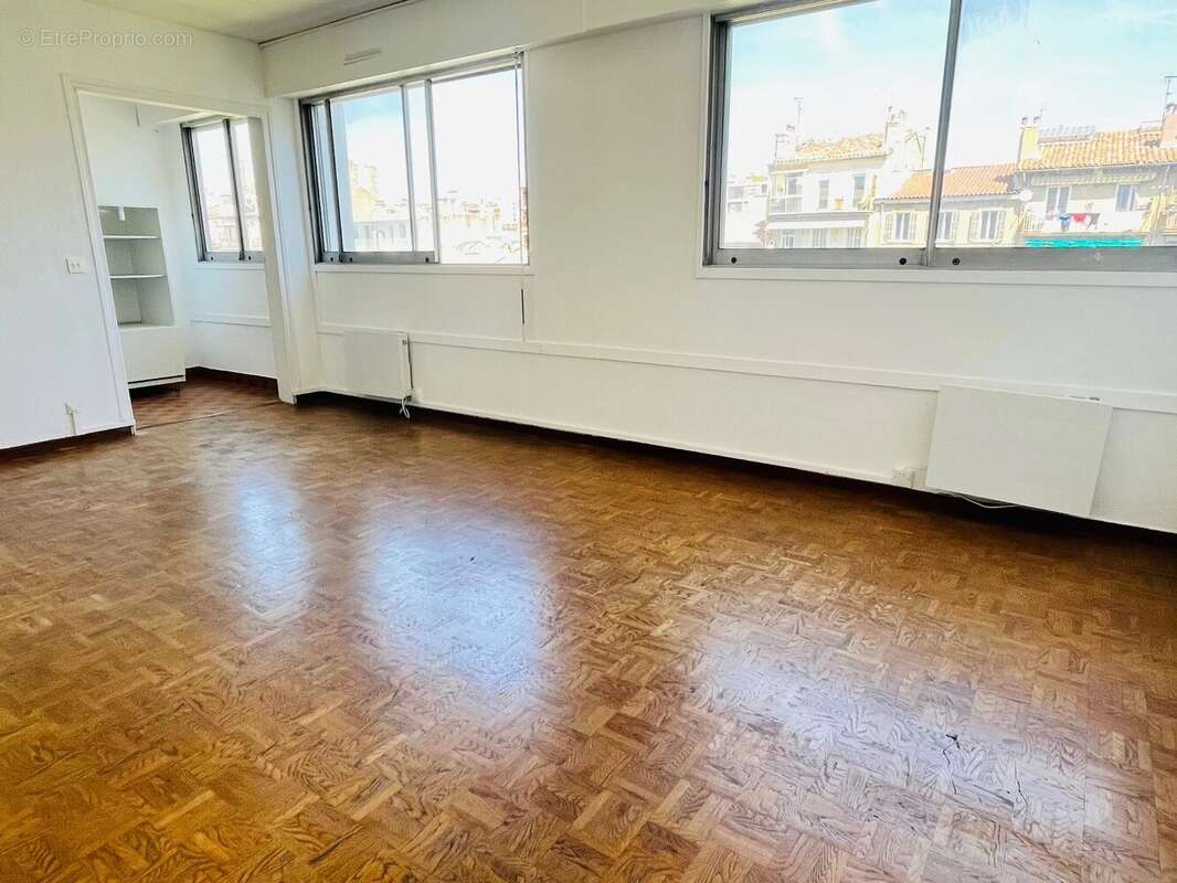 Appartement à MARSEILLE-5E