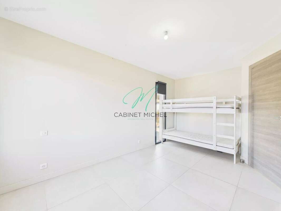 Maison à ROQUEFORT-LES-PINS