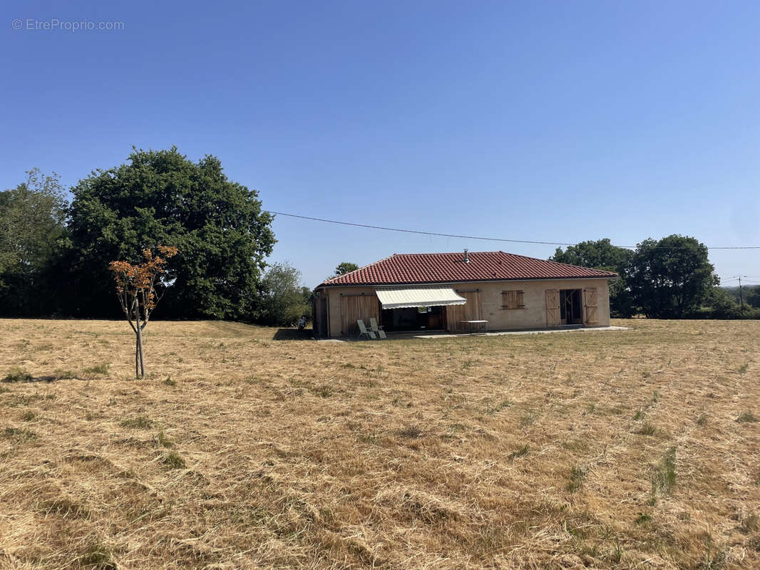 Maison contemporaine de plain-pied construite en 2015    tres économe en énergie   belle vue sur les Pyrénées - photo 5