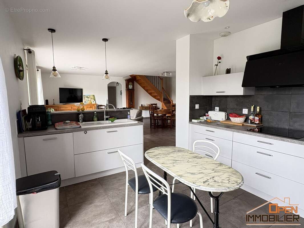 Maison à SAINT-JULIEN-DE-LAMPON