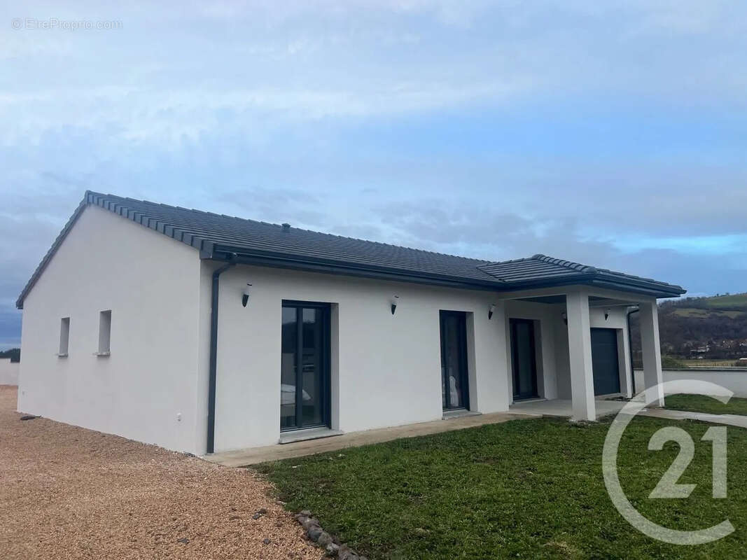 Maison à ARPAJON-SUR-CERE