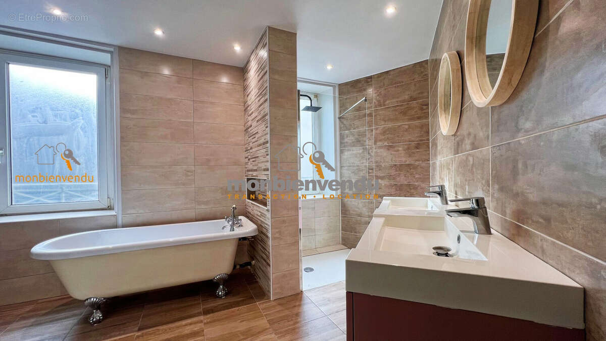 Maison à ARPAJON-SUR-CERE