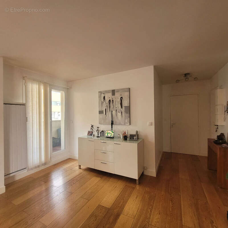 Appartement à CHILLY-MAZARIN
