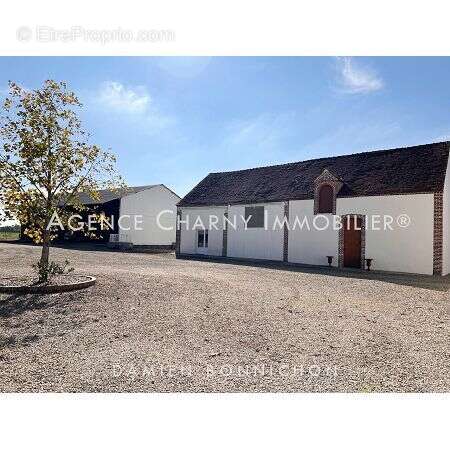 Maison à MONTCORBON