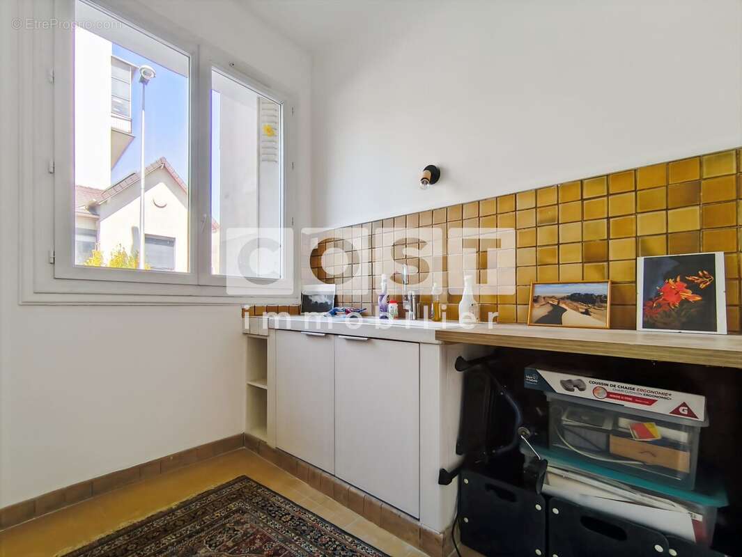 Appartement à COURBEVOIE