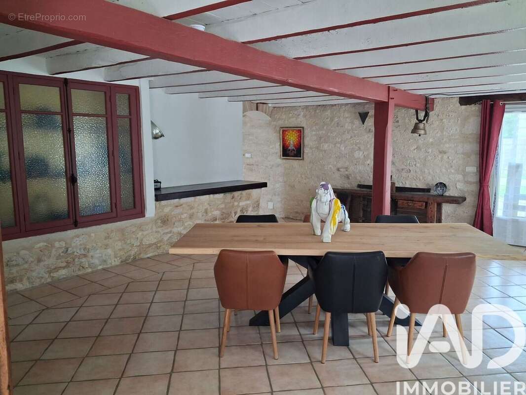 Maison 262 m² à Puylaroque  - photo 6