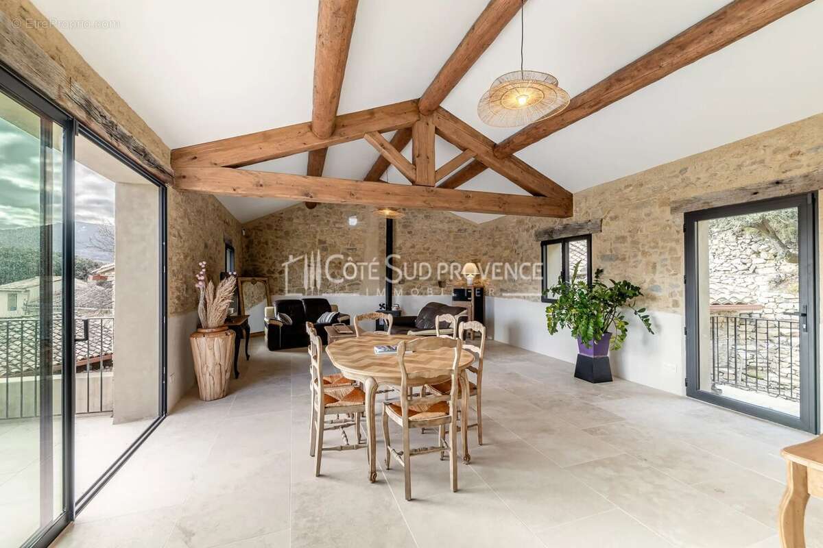 Maison à VAISON-LA-ROMAINE