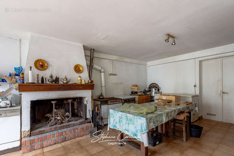 Maison à NEUVIC
