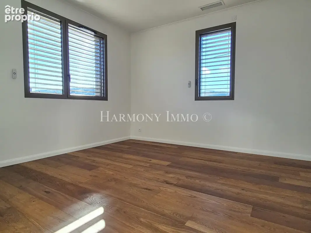 Villa neuve de 167 m2 avec 5 chambres et piscine - photo 11