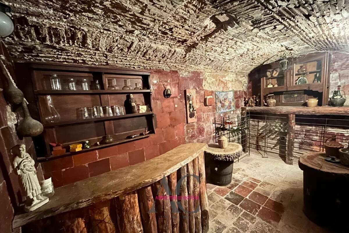 Maison à SAINTE-ANASTASIE-SUR-ISSOLE