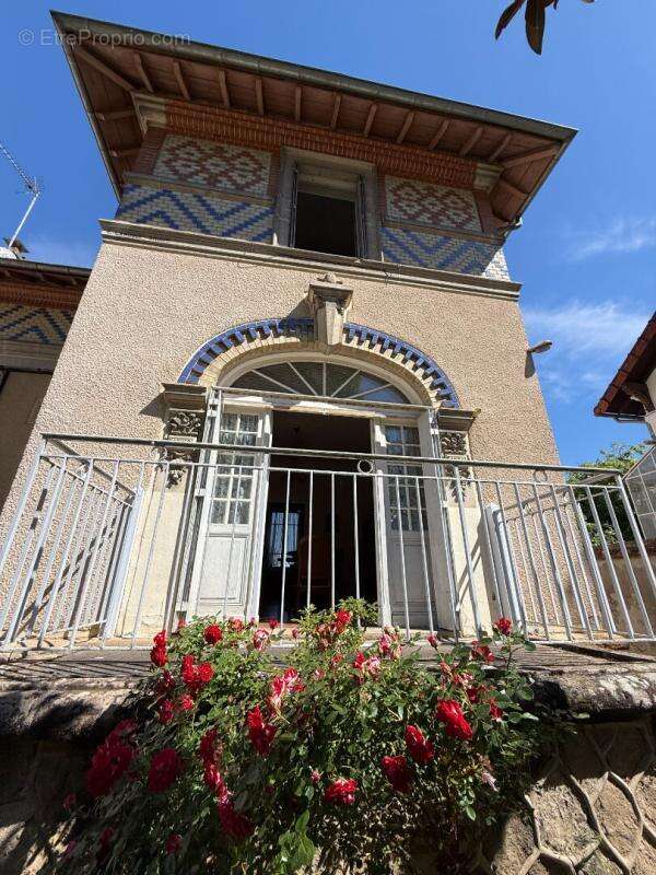 Maison à YZEURE