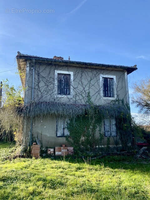 Maison à MONCORNEIL-GRAZAN