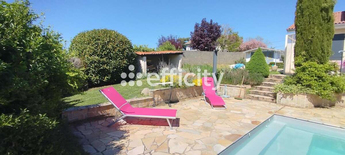 Maison 115 m² à Saint-Medard-En-Forez  - photo 3