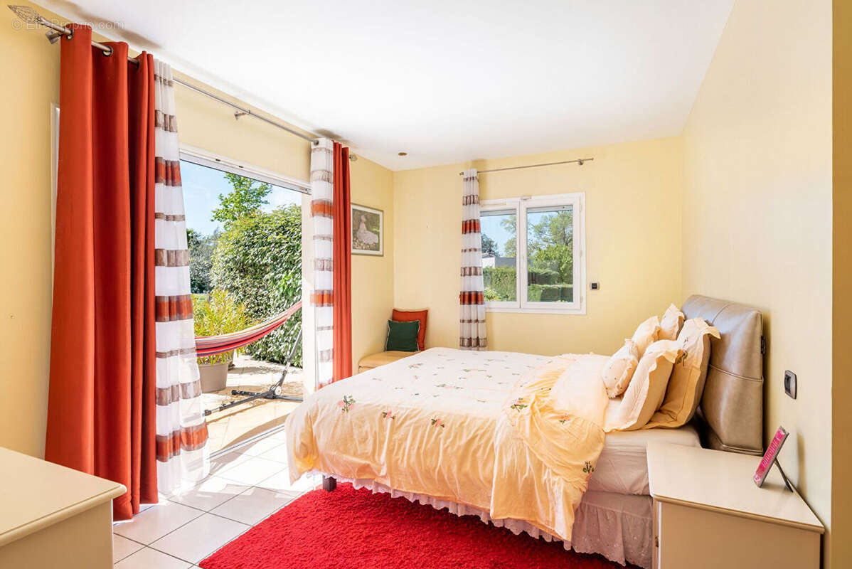 Maison à SAINT-BONNET-DE-MURE