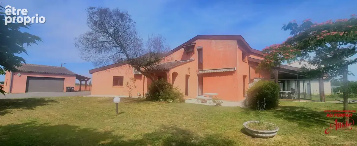 villa d'architecte de 255 m² sur 2700 m² de terrain - photo 2