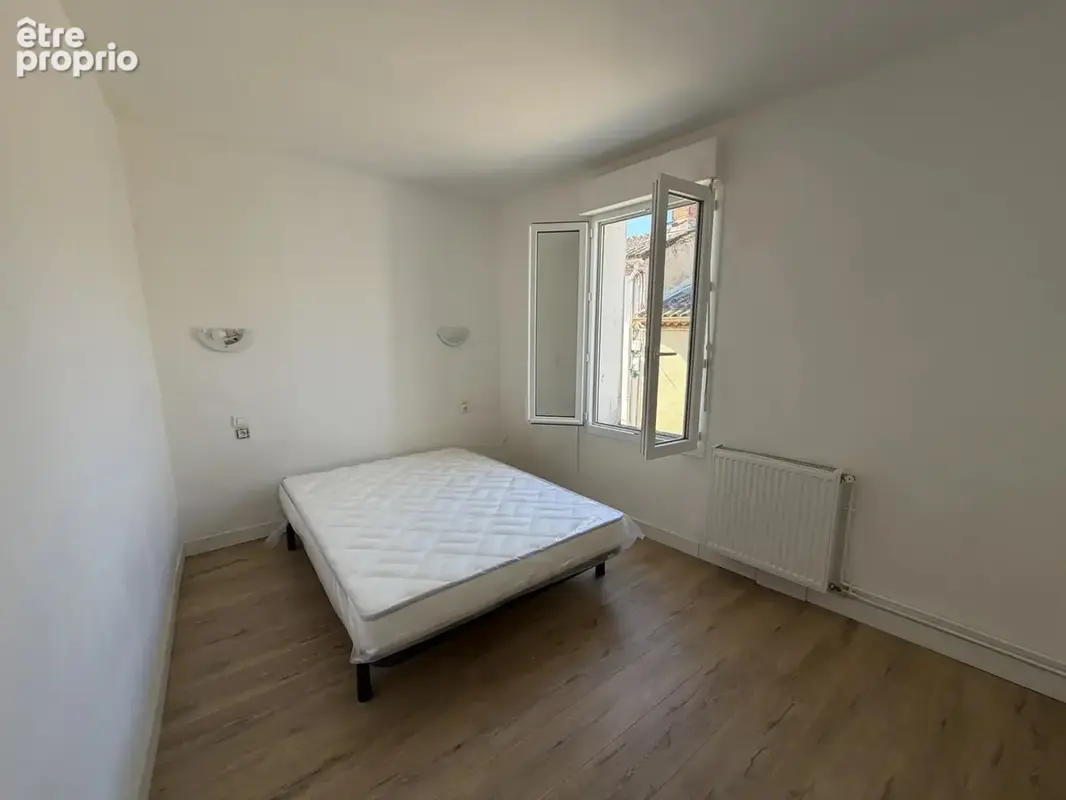 MAISON DE VILLE avec 2 garages. - photo 4