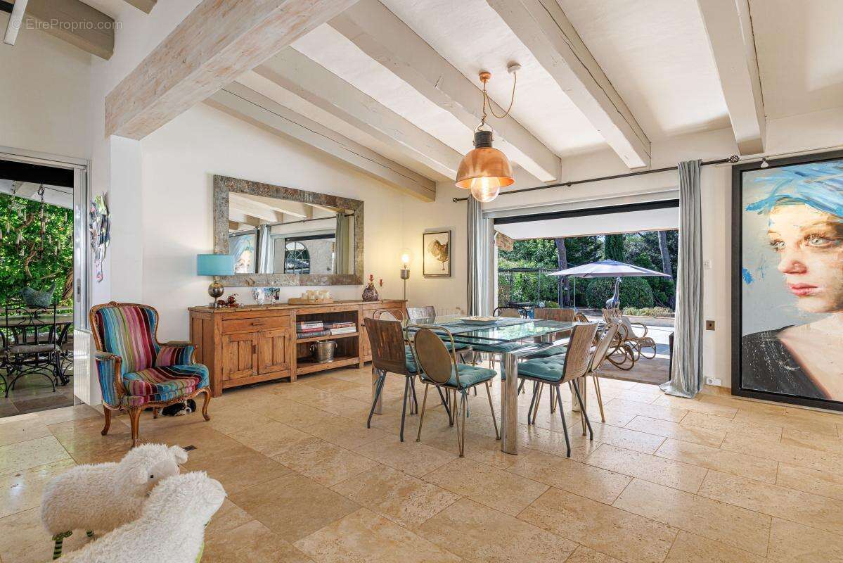 Maison à PUGET-SUR-ARGENS