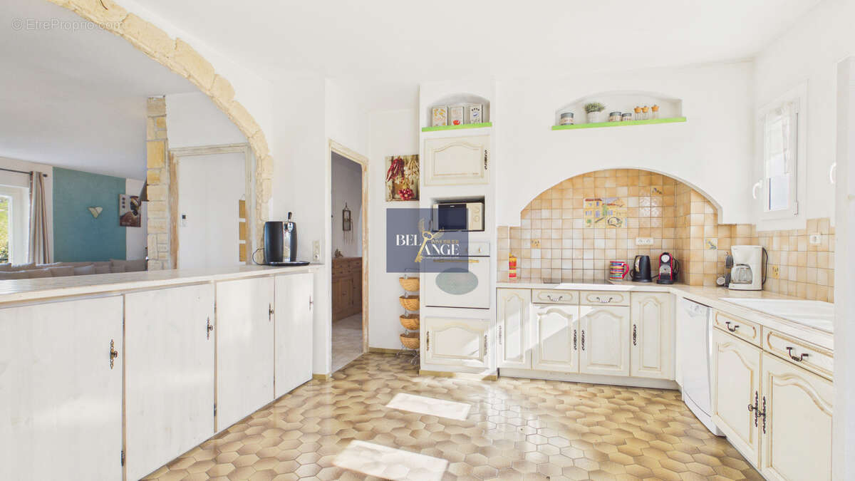 Maison à BERRIAS-ET-CASTELJAU