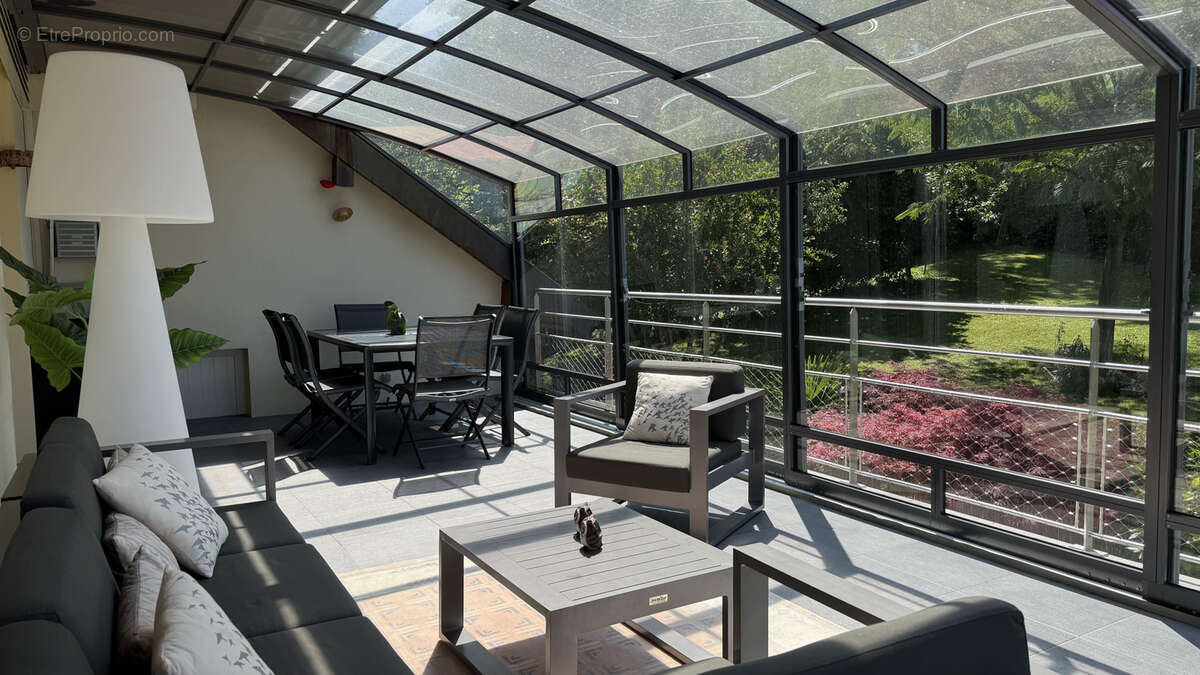 Maison à PUGNY-CHATENOD