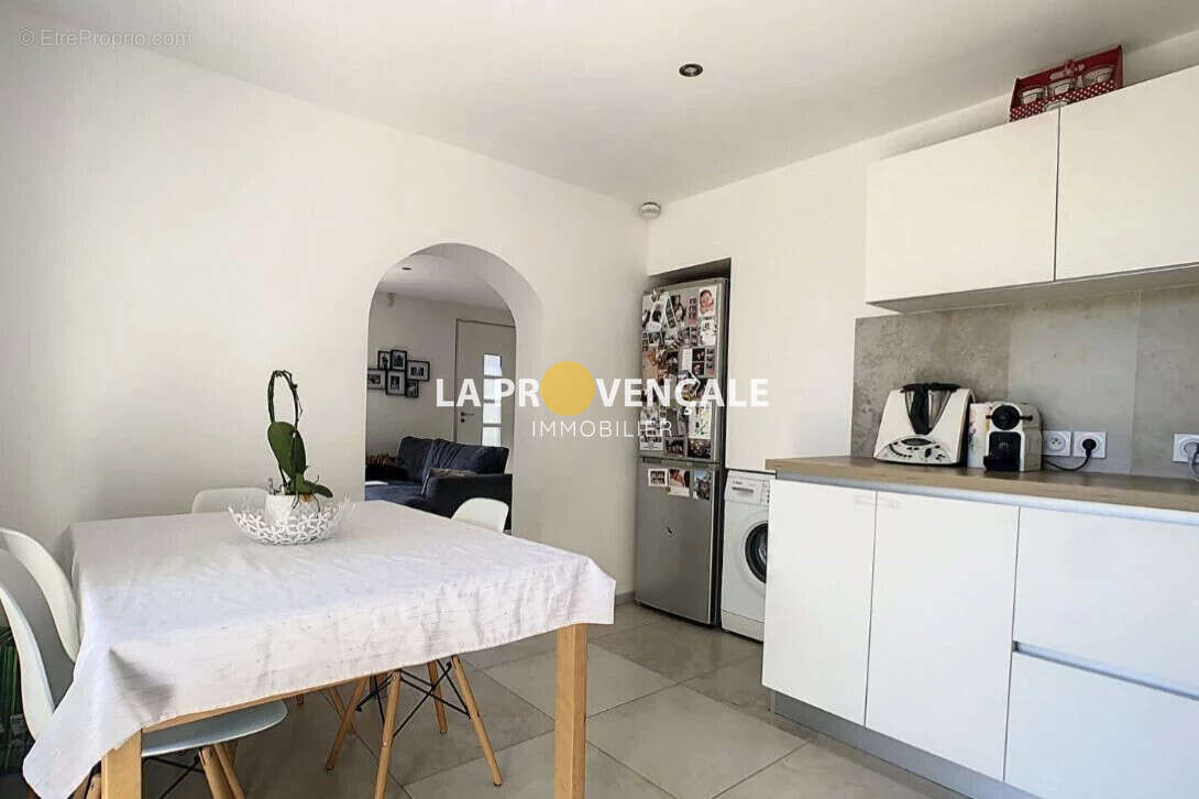 Appartement à GREASQUE